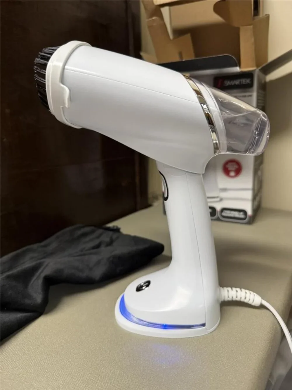 Foldable Handheld Garment Steamer - 1100 Watts of Powerful Steam - Dual Voltage